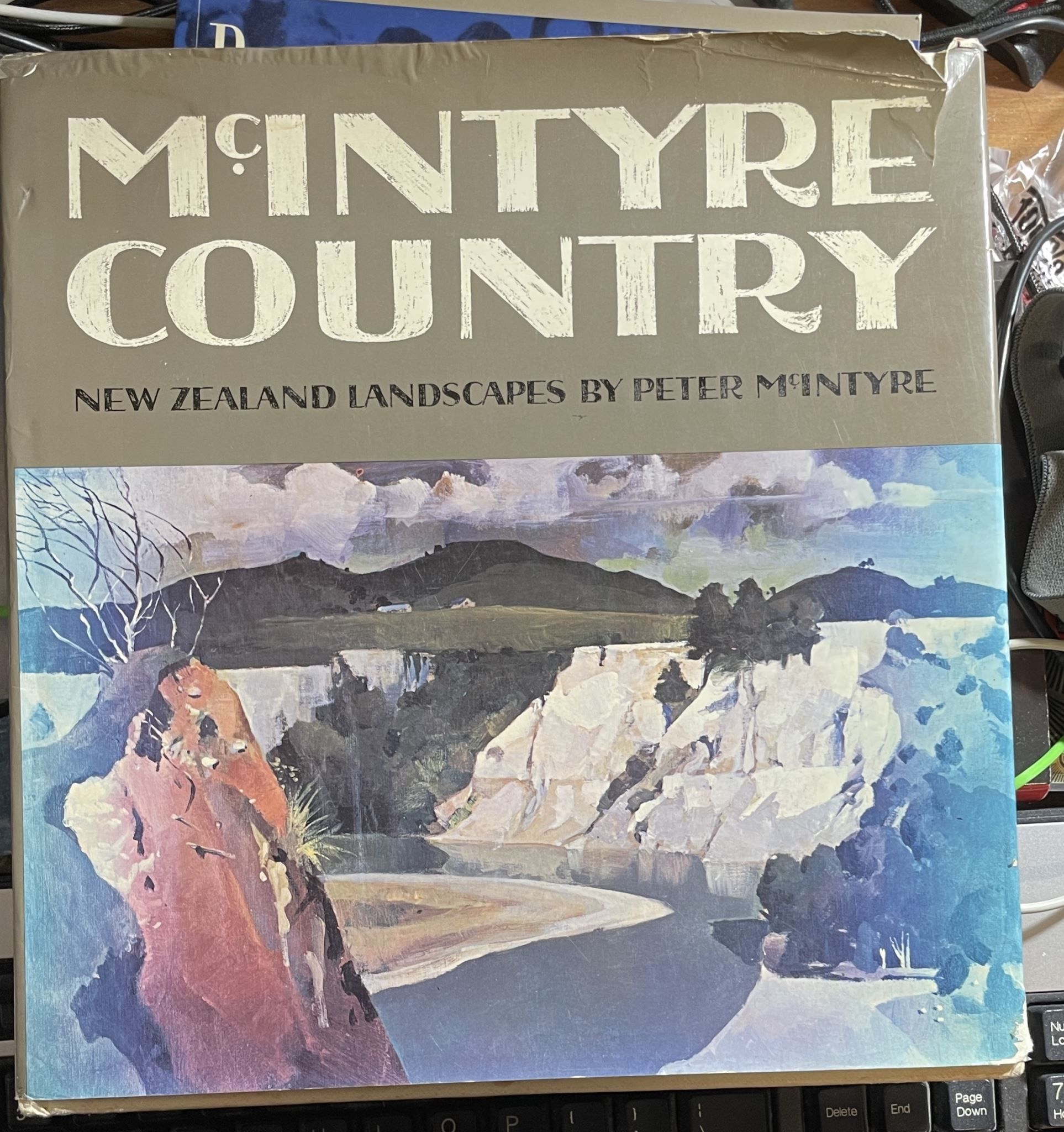 Image for Country New Zealand Landscapes by Peter McIntyre Country New Zealand Landscapes by Peter McIntyre