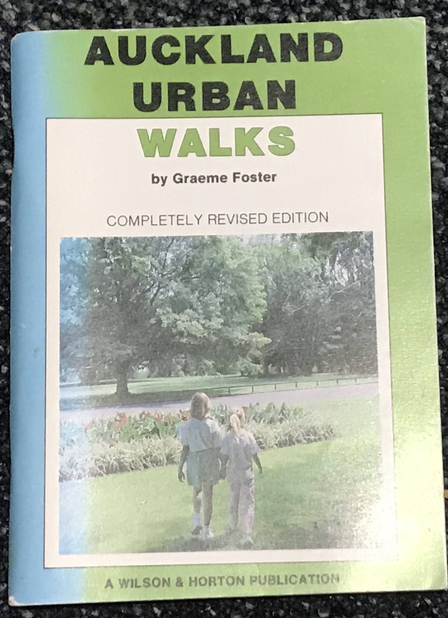 Auckland Urban Walks by Graeme Foster