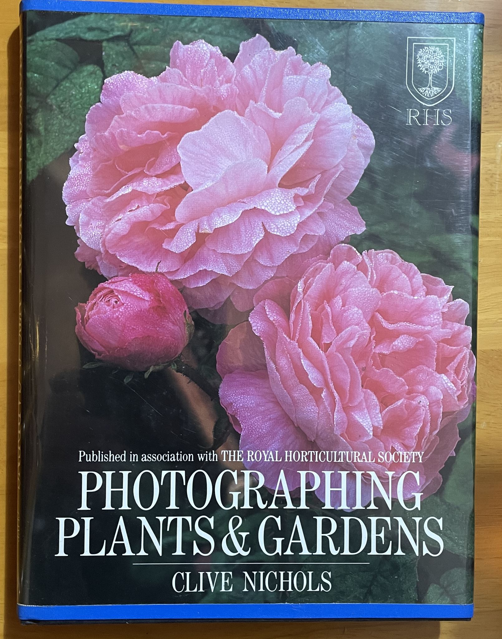 Photographing Plants and Gardens by Clive Nichols