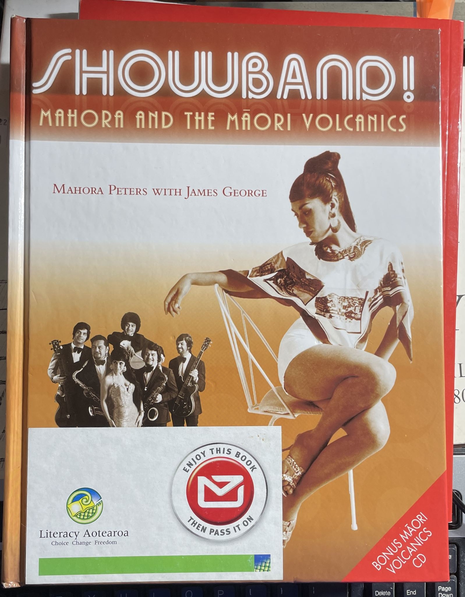 Showband! Mahora and the Maori Volcanics with CD