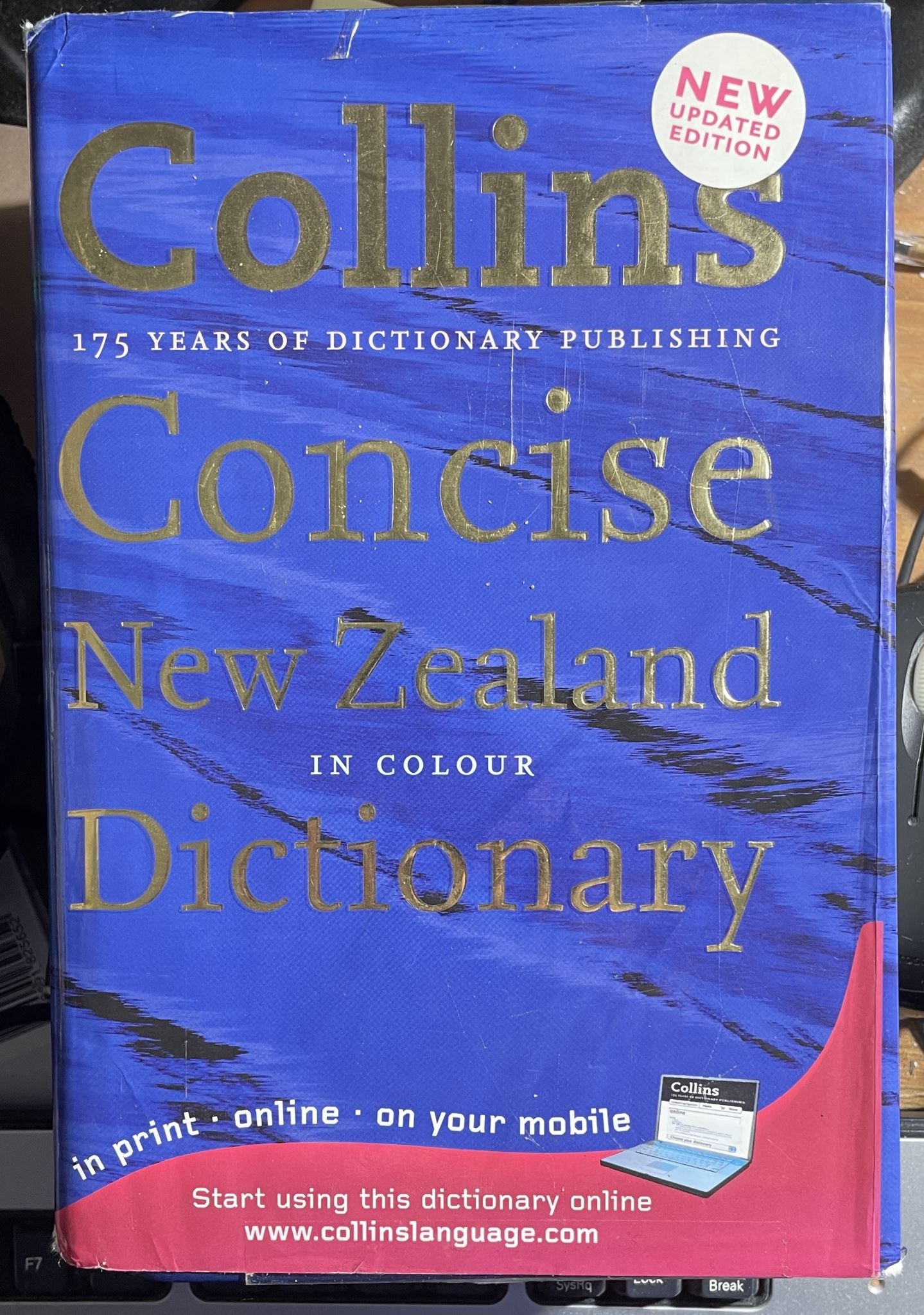 Collins Concise New Zealand Dictionary in Colour