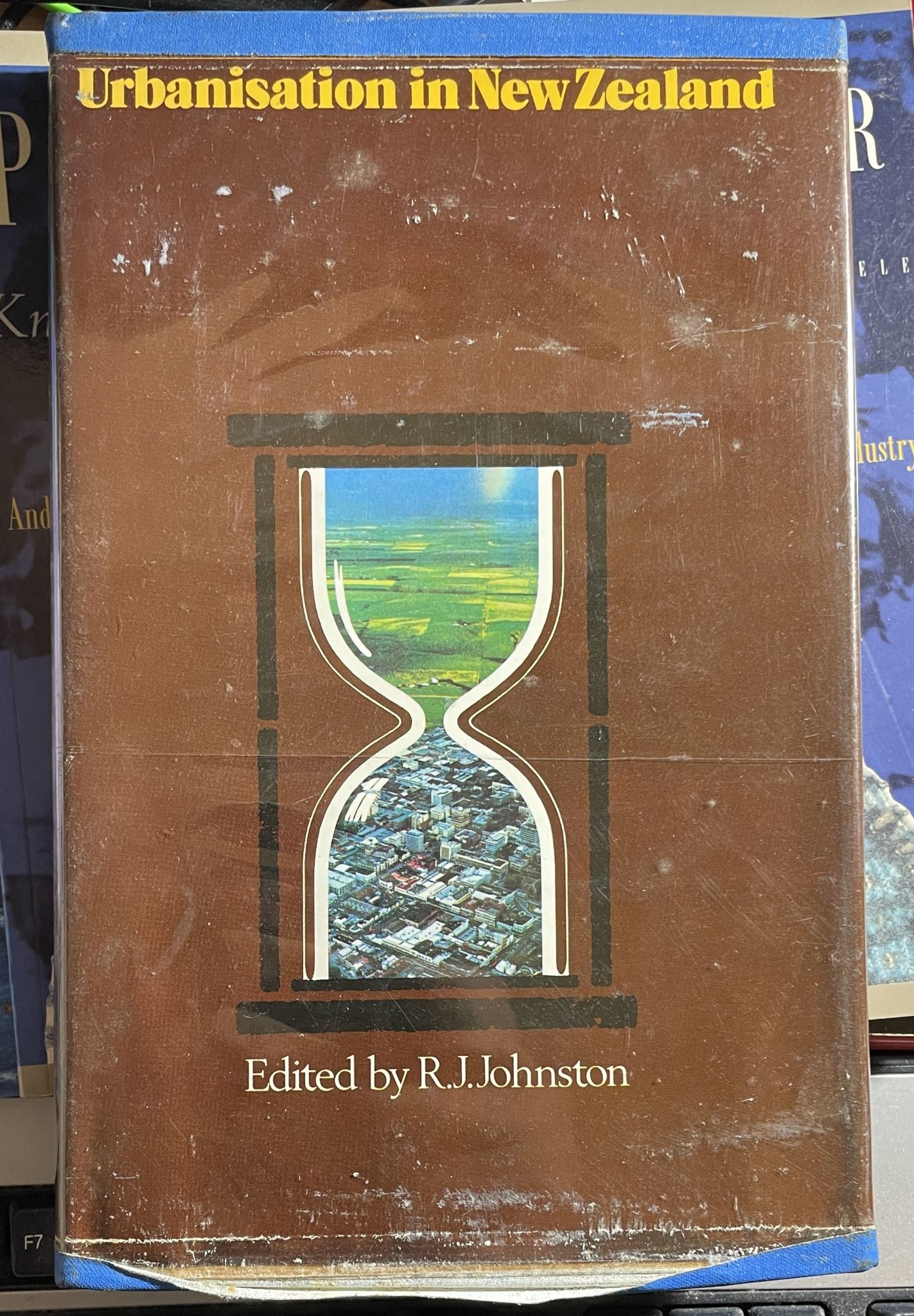 Urbanisation in New Zealand Edited by R. J. Johnston