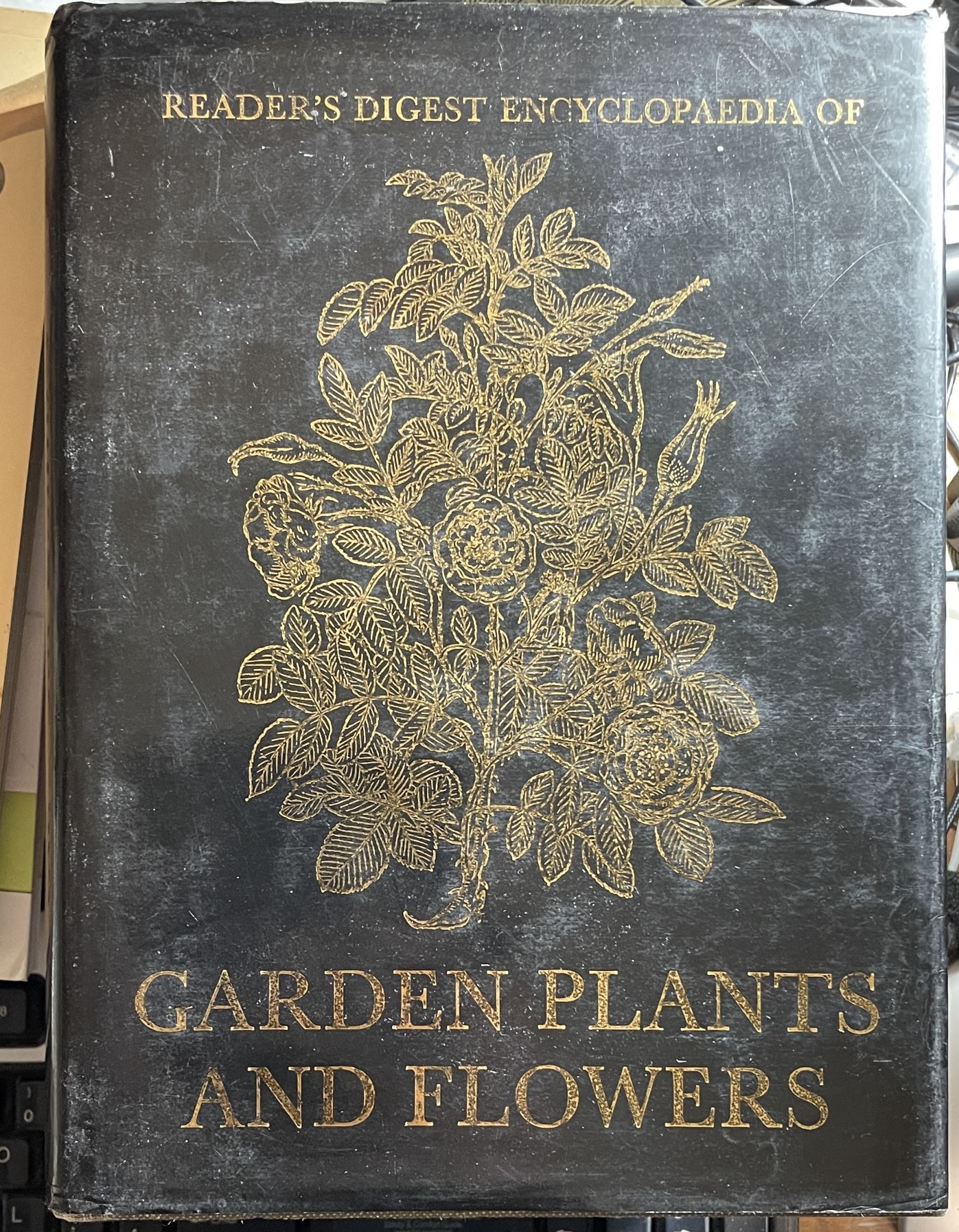 Reader's Digest Encyclopaedia of Garden Plants and Flowers
