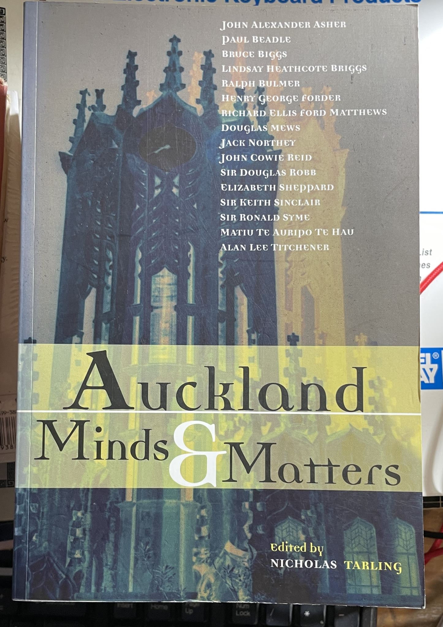 Auckland Minds and Matters Edited by Nicholas Tarling