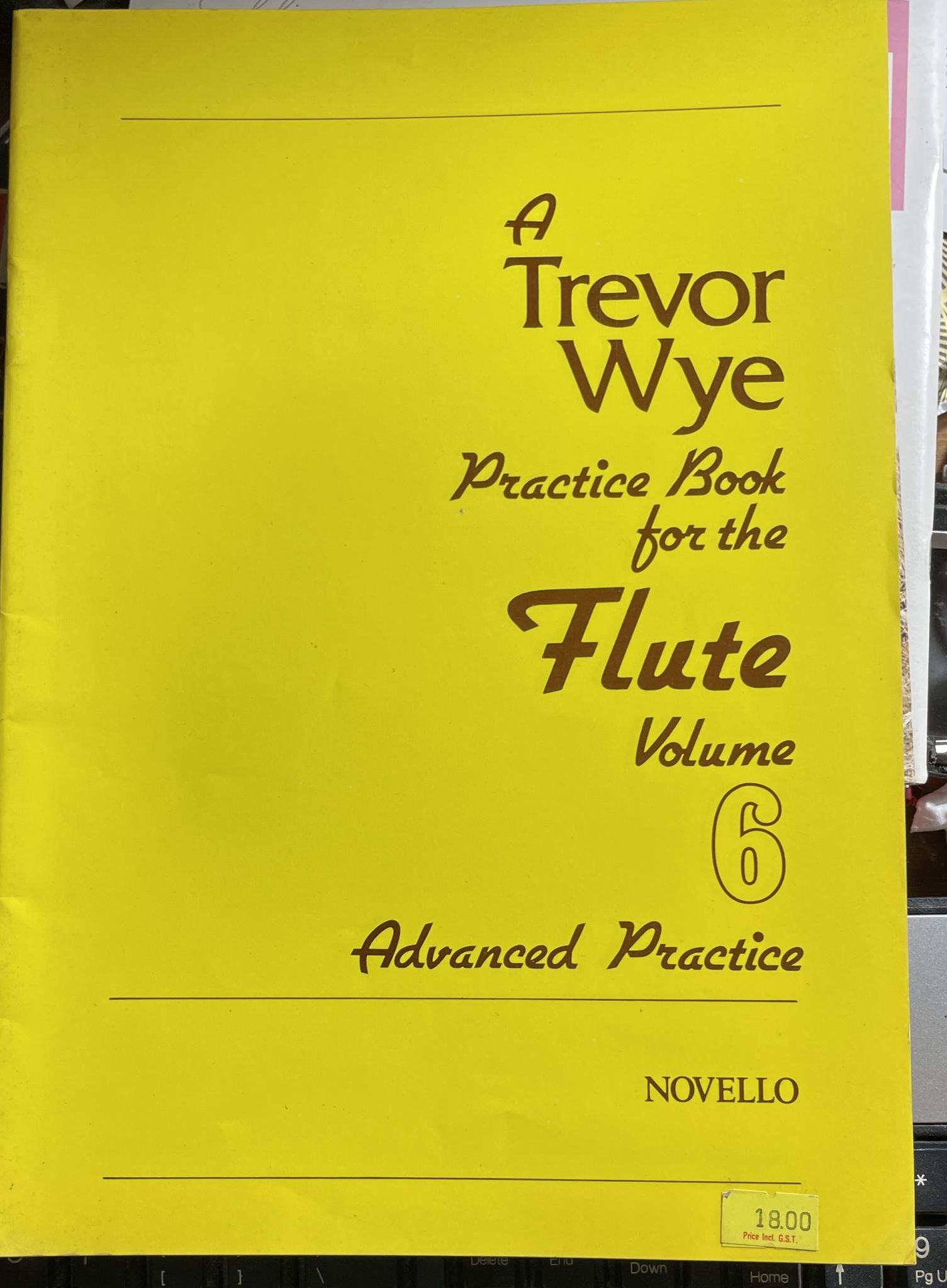 A Trevor Wye Practice Book for the Flute Volume 6 Advanced Practice