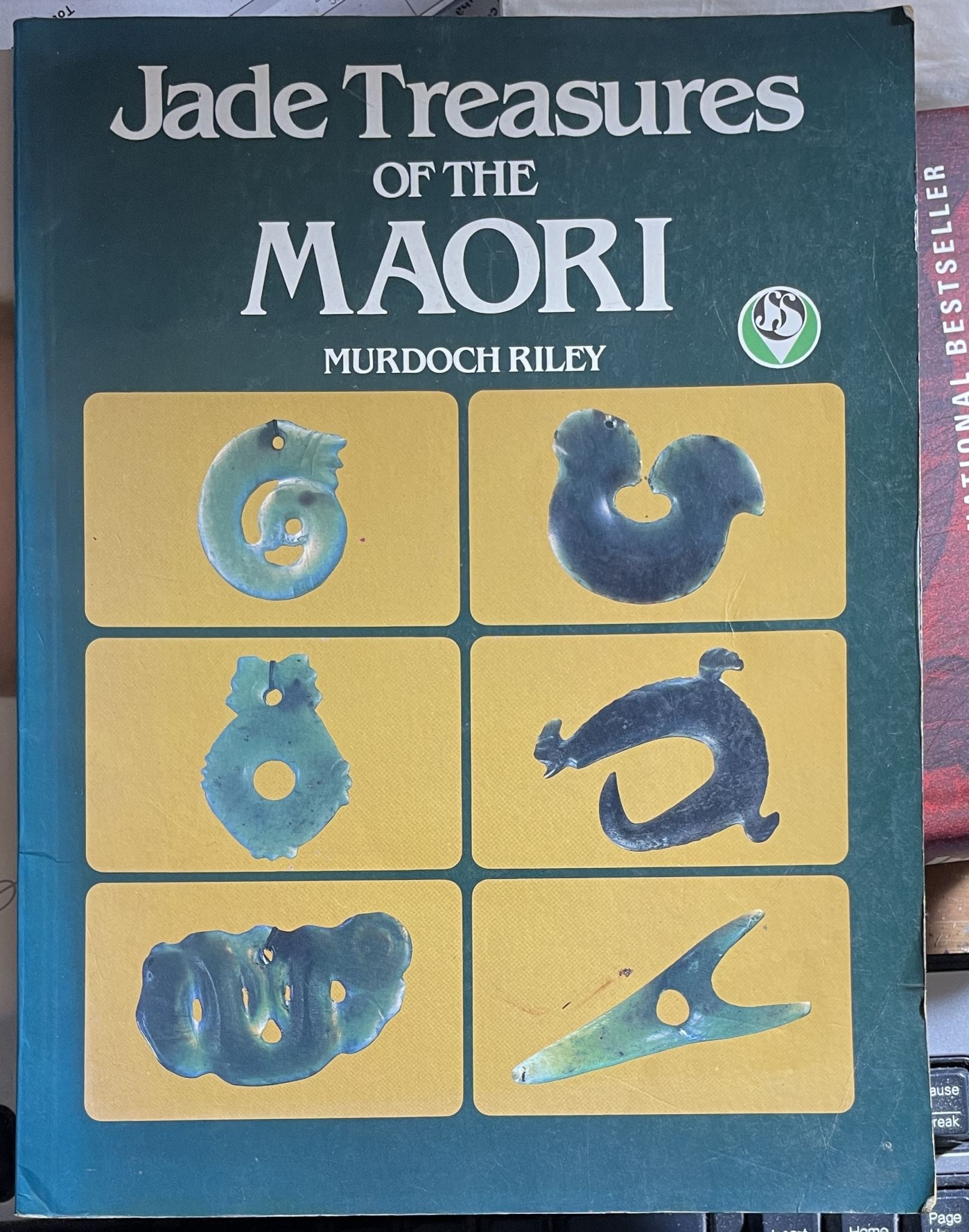 Jade Treasures of the Maori by Murdoch Riley