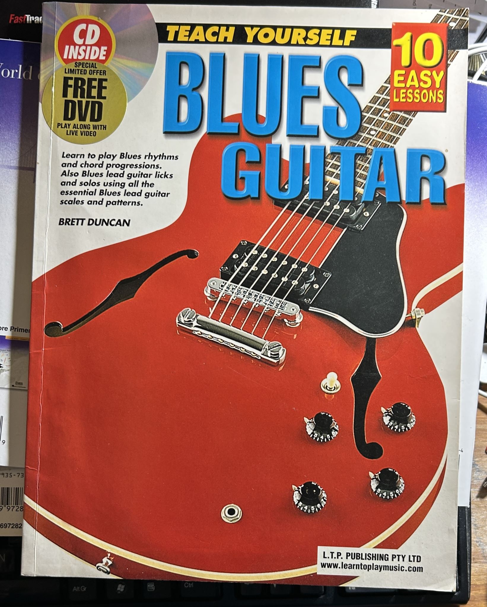 Teach Yourself Blues Guitar 10 Easy Lessons with DVD by Brett Duncan