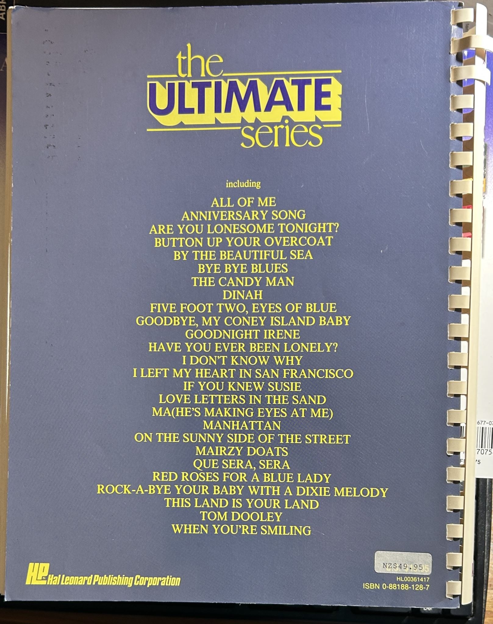 Hal Leonard Ultimate Singalong! 100 Top Requests Piano Vocal Guitar